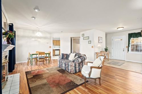 791 Daybreak Ln, Carol Stream IL  60188-1598 exterior