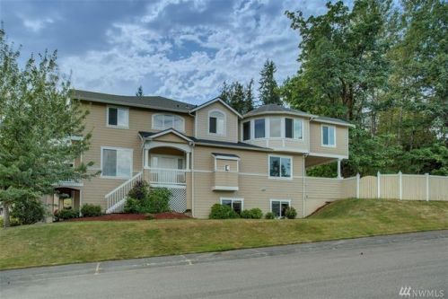 18538 102nd Ct, Redmond, WA 98052-6929