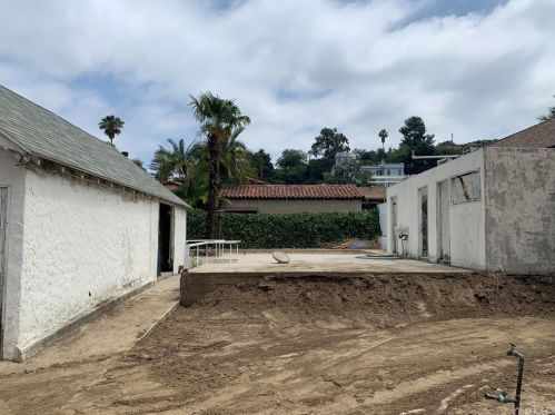 2451 Bywood Dr, Glendale CA  91206-4704 exterior