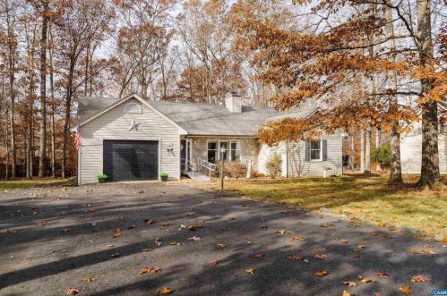 10 Brassie Ter, Bybee, VA 22963-2327