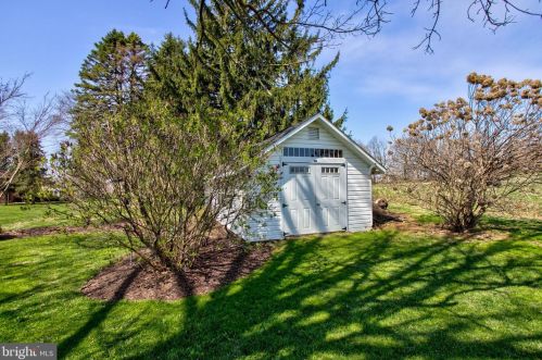 1853 Rockvale Rd, Lancaster PA  17602-1315 exterior