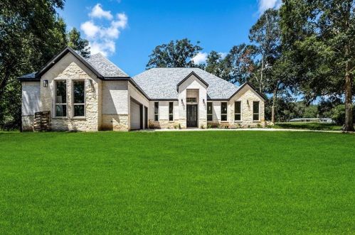 21611 Chenango Lake Dr, Angleton TX 77515-6664 exterior