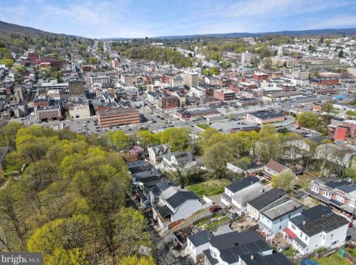 433 Greenwood Ave, Primrose PA 17901-3650 exterior