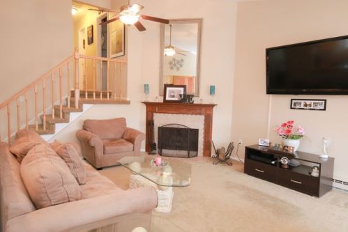 50 Overlook Dr, Clinton, NJ 08809-1133