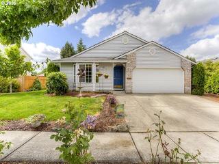 2248 Baines Blvd, Hubbard, OR 97032-9574