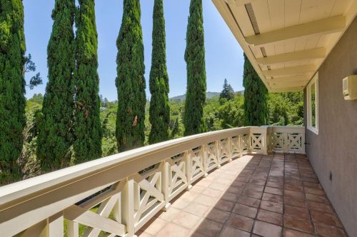 11555 Arroyo Oaks Dr, Los Altos CA 94024-6527 exterior