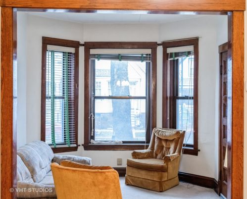 1938 Addison St, Chicago, IL 60613-3505