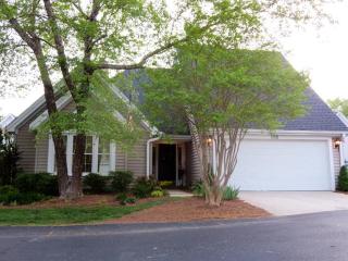105 Forest Lake Dr, Simpsonville SC  29681-5457 exterior