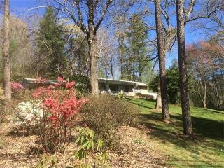 2211 Asheville Hwy, Brevard, NC 28712-7676