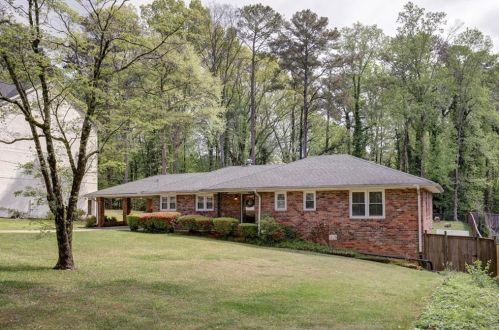 6405 Bridgewood Valley Rd, Atlanta GA  30328-2903 exterior
