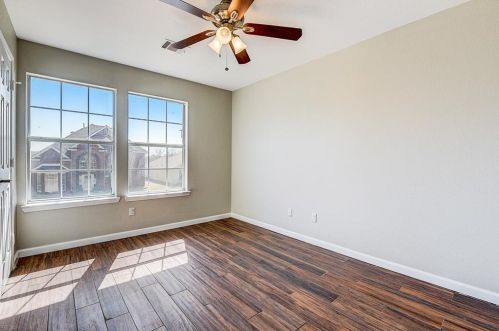 3908 Randall Ln, Carrollton TX 75007-1085 exterior