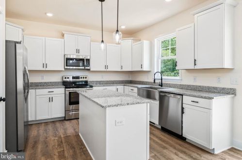 12902 Trapp Dr, Spotsylvania, VA 22551-8018