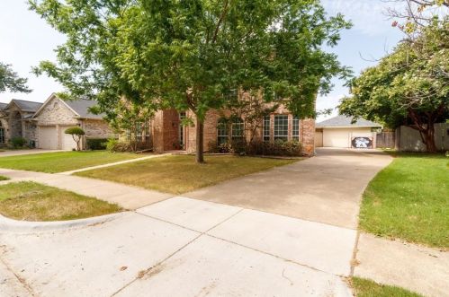 7567 Arcadia Trl, Fort Worth TX  76137-3577 exterior