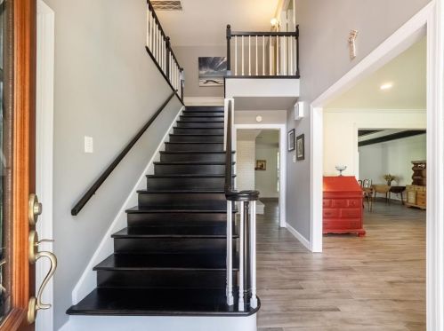 319 Pebblebrook Dr, Taylor Lake Village, TX 77586-6010