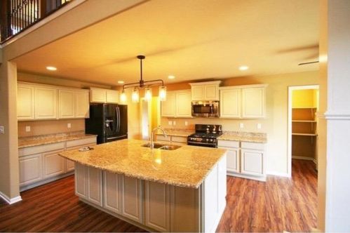 73 Bergamo Ln, Crown Point, IN 46307-7519