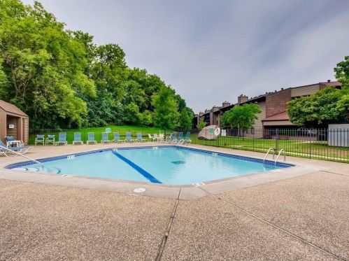 7601 101st St, Minneapolis MN  55438-2531 exterior
