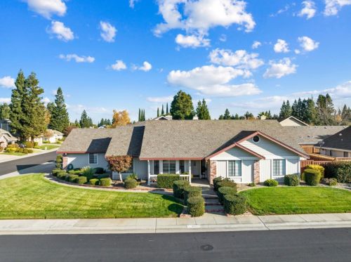 5323 Lawnview Way, Elk Grove, CA 95758-4784