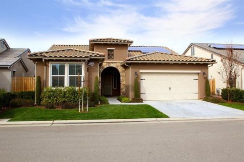 4259 Heritage Ave, Clovis, CA 93619-8658