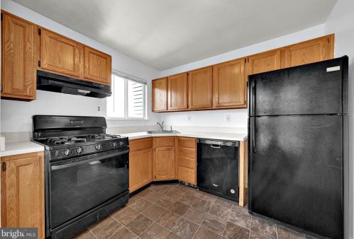 383 Silvia St, Trenton NJ 08628-3238 exterior