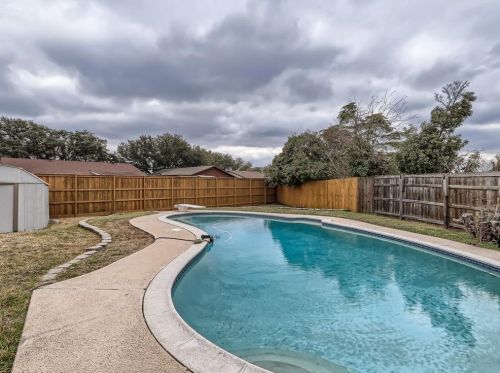 3130 Barton Rd, Carrollton TX 75007-3501 exterior