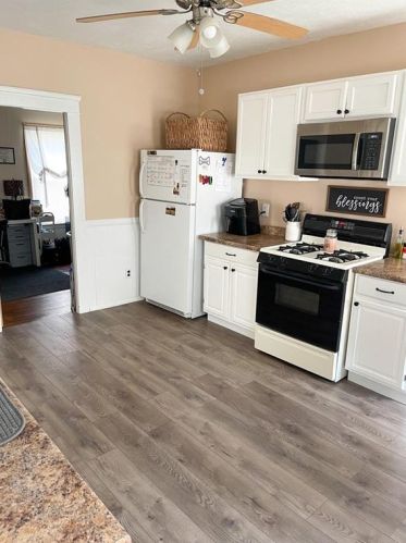 818 Lower River Rd, Lincoln, RI 02865-1225