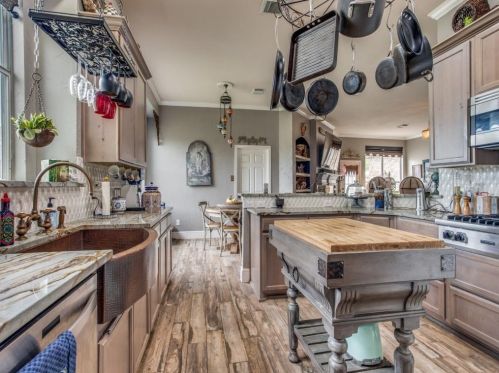 4401 Bay Vly Dr, Garland TX  75043-1874 exterior