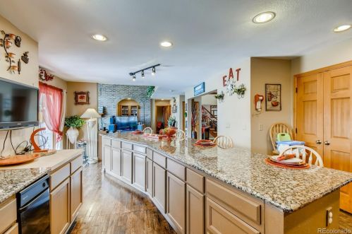 5897 Pagosa Way, Aurora CO 80011-4931 exterior