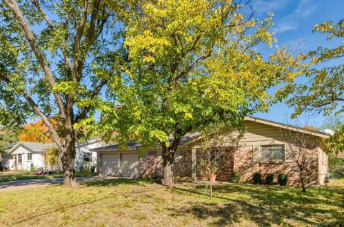 5412 Greenwood Way, Fort Worth, TX 76180-6820