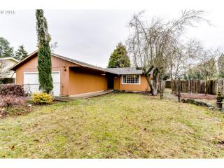 647 35th St, Springfield OR  97478-5860 exterior