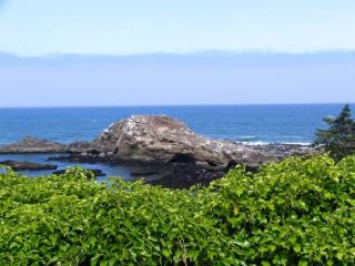 614 Highway 101, Depoe Bay OR  97341-1901 exterior
