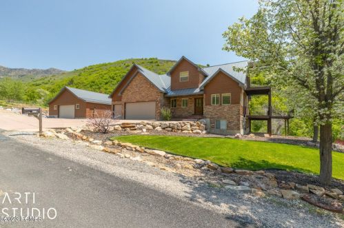 1218 Maple Dr, Huntsville, UT 84317-9759