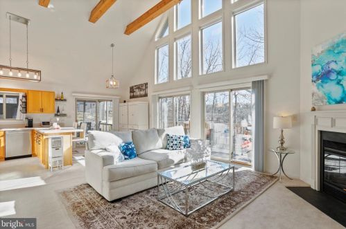 166 Nemacolin Trl, Hedgesville WV  25427-4272 exterior
