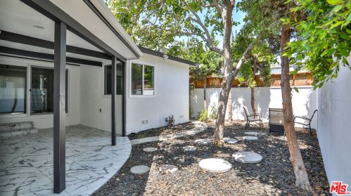 13606 Lemoli Ave, Hawthorne CA  90250-7722 exterior