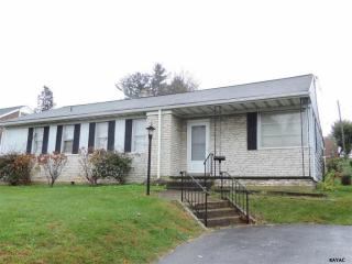 2180 Bannister St, York PA  17404-4911 exterior