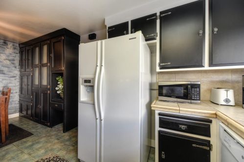 5900 Oakbrook Dr, Citrus Heights, CA 95621-6222
