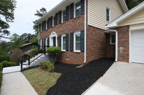 4059 Shady Cir, Lilburn, GA 30047-2639