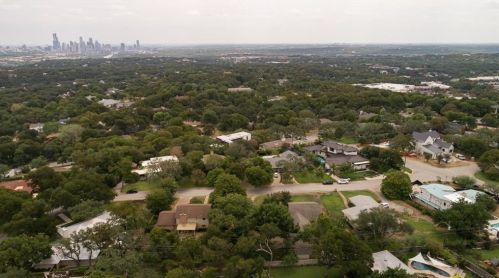 304 Blue Rdg Trl, Austin TX  78746-4538 exterior