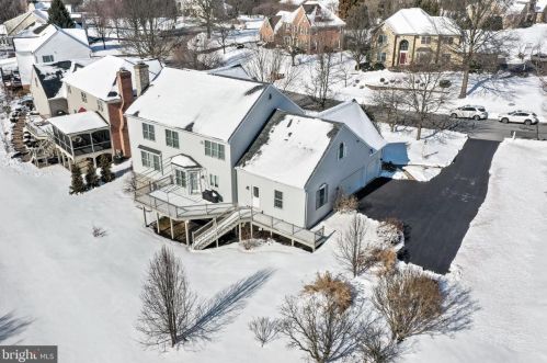 1020 Steeplechase Dr, Lancaster PA  17601-1779 exterior