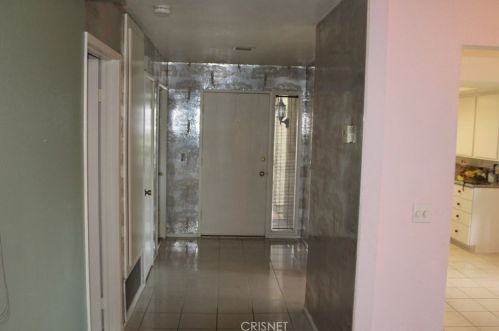 1995 Bayshore Dr, Anaheim CA  92801-1708 exterior