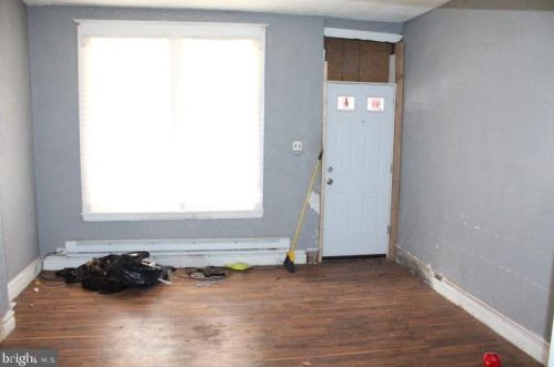 2119 28th St, Philadelphia, PA 19145-2522