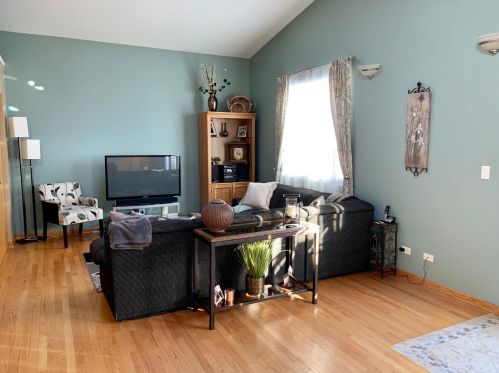 8453 North Ter, Niles IL  60714-2369 exterior