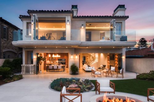 824 Neptune Ave, Encinitas, CA 92024-2062