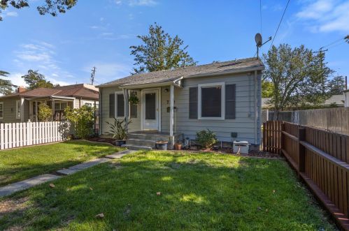 730 G St, Davis, CA 95616-3728