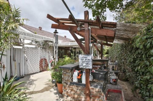 2310 San Lorenzo Ave, Santa Ana CA 92704-6039 exterior