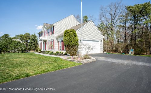 35 Westlake Ct, Jackson Twp, NJ 08527-5160