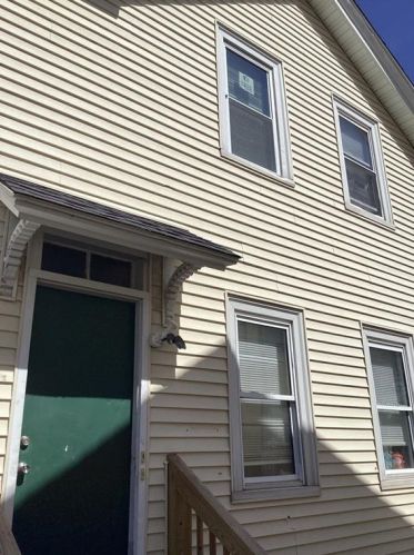 78 Vandewater St, Providence, RI 02908-1624