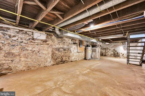 704 Walnut St, Lancaster PA  17602-2435 exterior