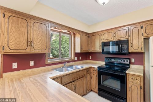 3218 Greenbrier St, Saint Paul MN  55127-5035 exterior