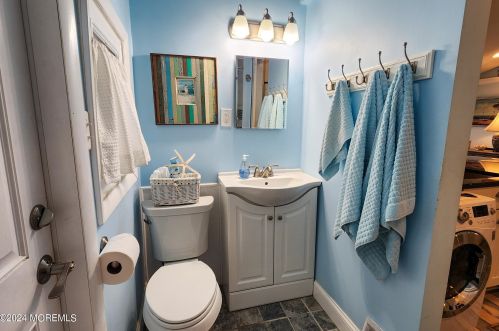 31 Crane Way, Lavallette NJ 08735-1306 exterior