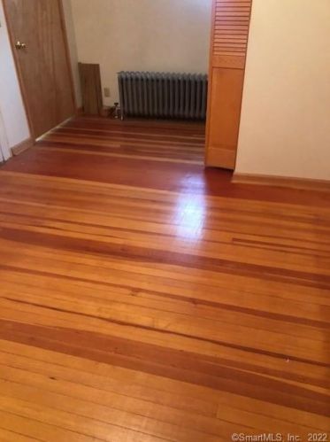 15 Elm St, Huntington CT  06484-3008 exterior